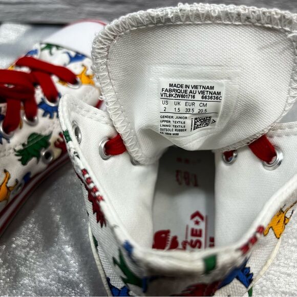 Chuck Taylor Converse Dinoverse Hi-Tops - Junior Size 2 - Picture 7 of 8